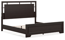 Load image into Gallery viewer, Covetown King Panel Bed with Mirrored Dresser
