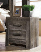 Load image into Gallery viewer, Ashley Express - Wynnlow Queen Panel Bed with 2 Nightstands
